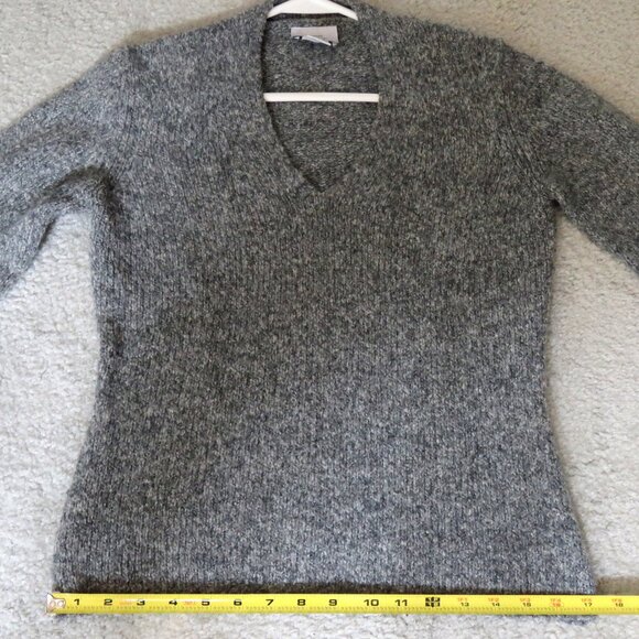 Ann Taylor LOFT Womens Gray Wool Blend Long Sleeve Knit V Neck Sweater Sz XS - Picture 1 of 13